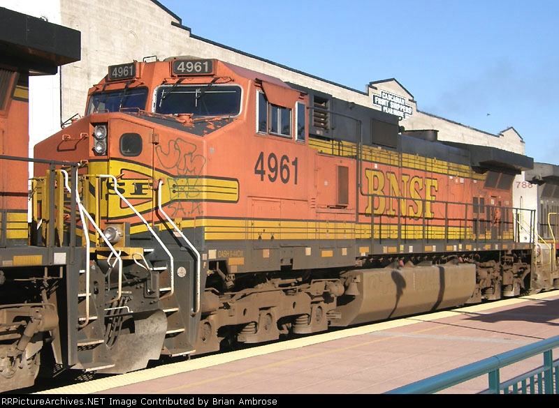 BNSF 4961